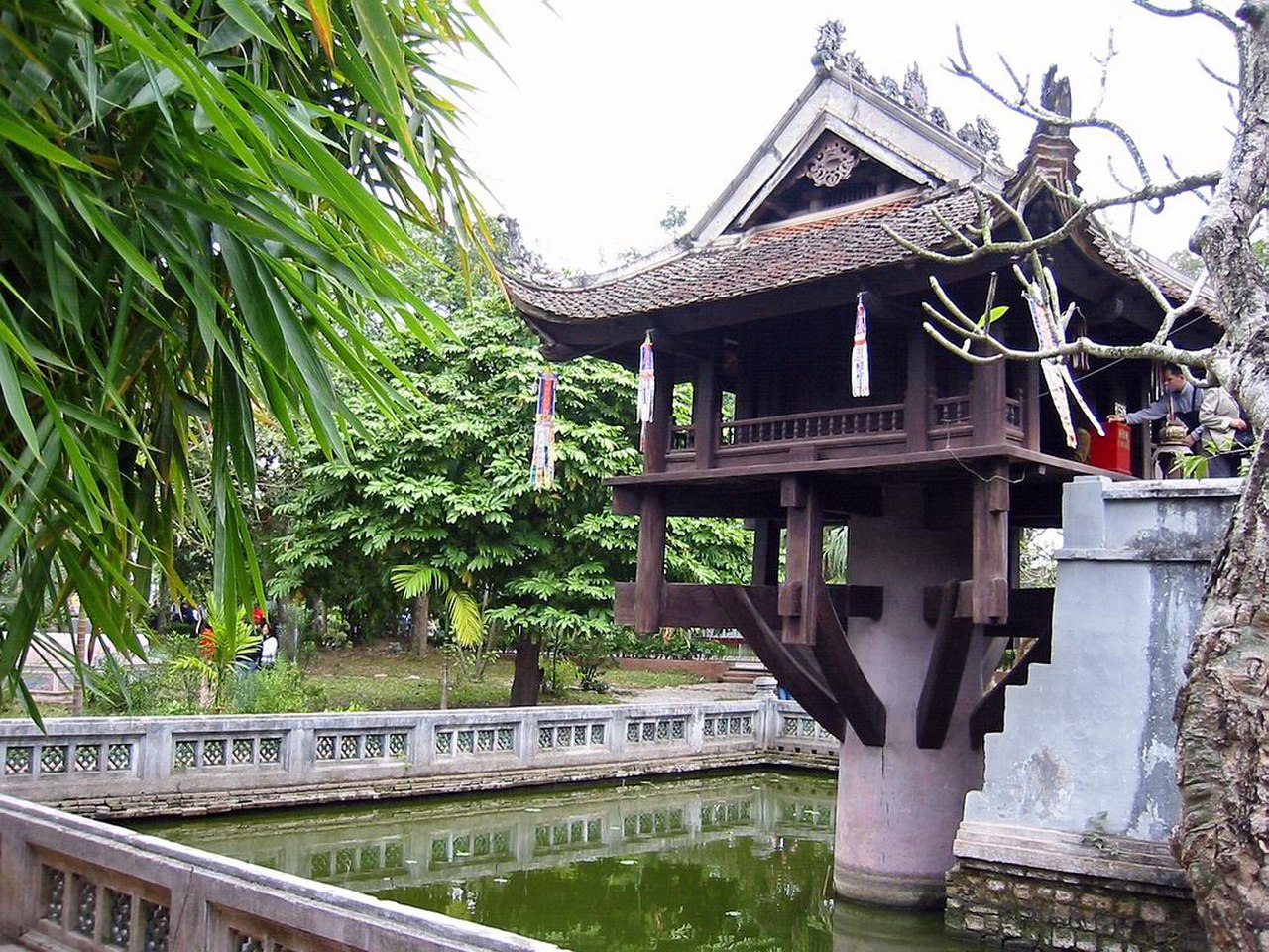 Ханой достопримечательности. ТЮА-мот-кот Ханой. Вьетнам пагода на одном столбе. Пагода на одном столбе Ханой. Вьетнам пагода на одном столбе (г. Ханой).